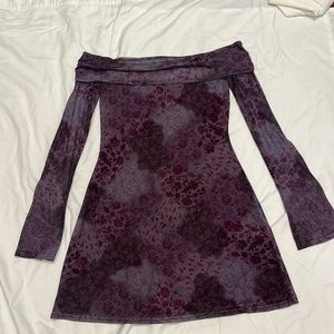 URBAN OUTFITTERS LONG SLEEVE-OFF THE SHOULDER MINI DRESS